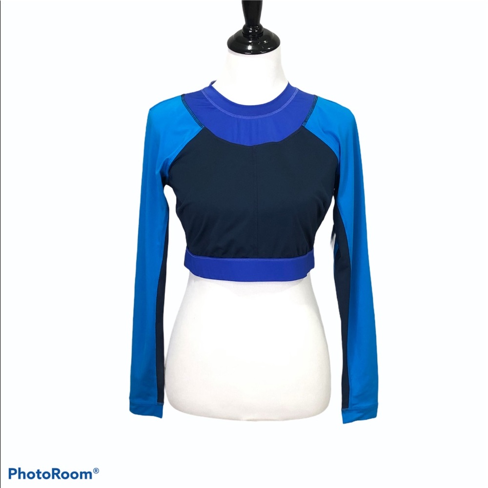 Joy Lab long sleeve open back athletic compression wear cropped top